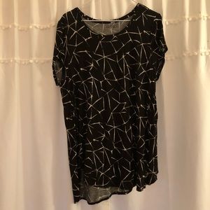 Black and white patterned top